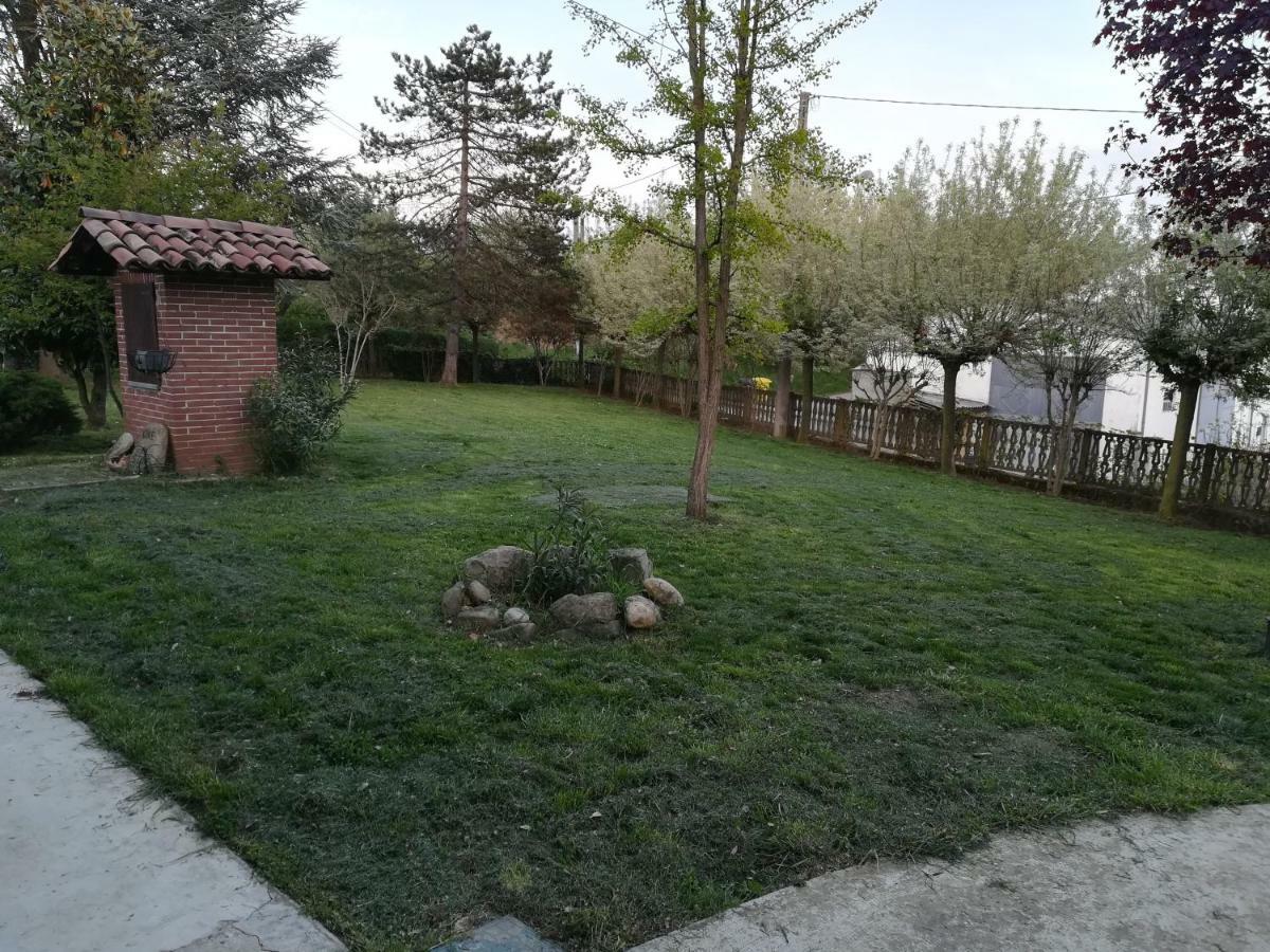 Villa Laura Incisa Scapaccino Екстер'єр фото